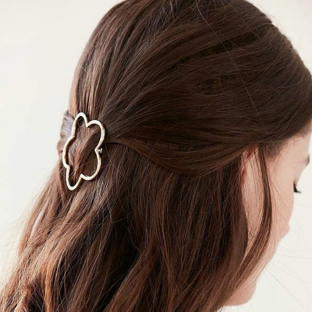 Daisy Outline Hair Pin – Floral & Elegant