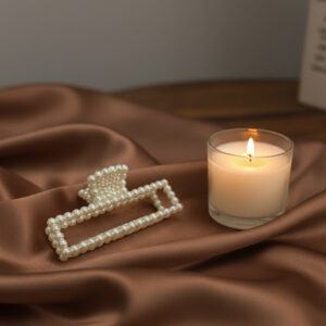 Rect Faux Pearl Hair Claw – Elegant Pearl-Studded Rectangle Clip