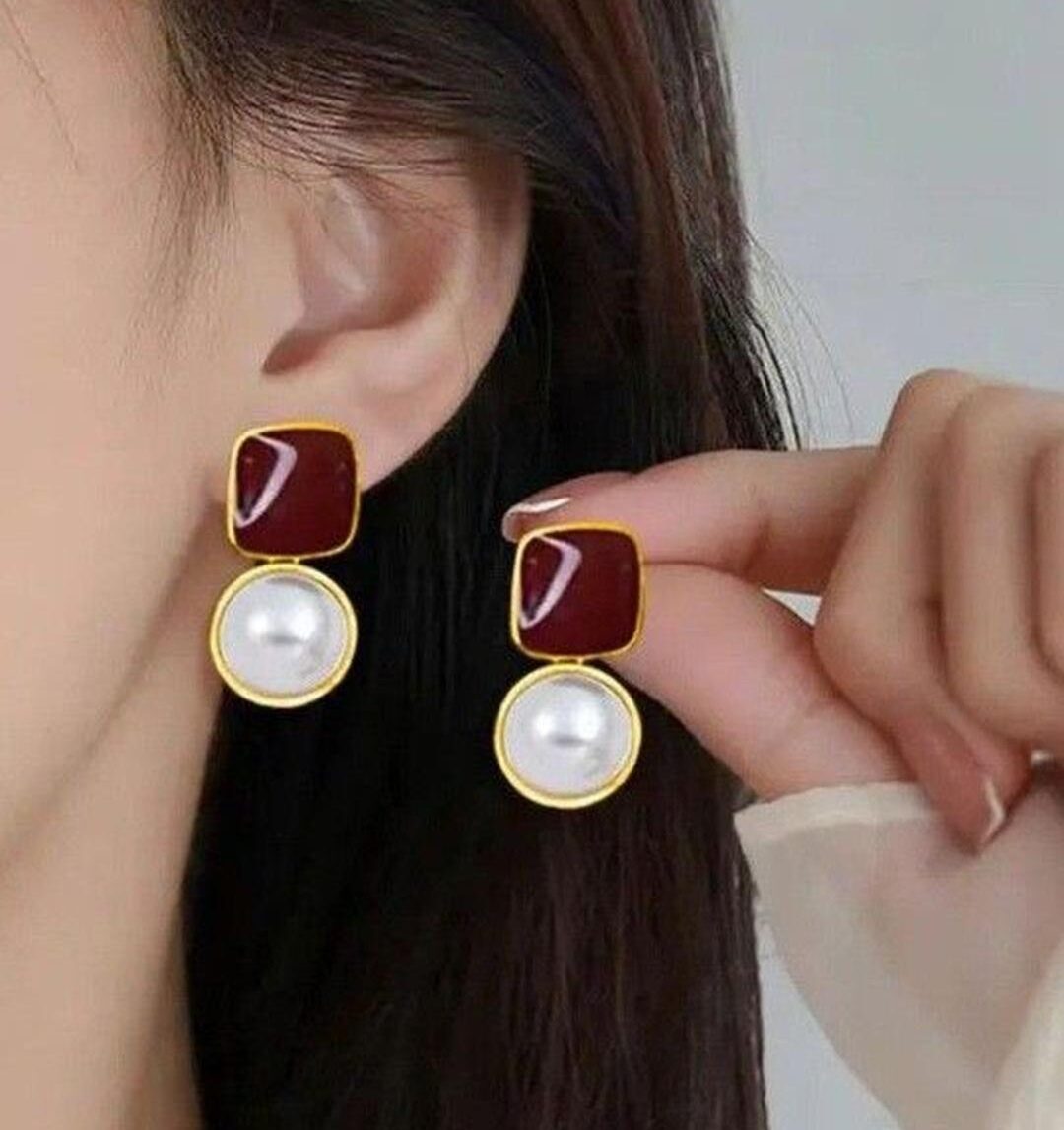 Imperial wine pearl drops
